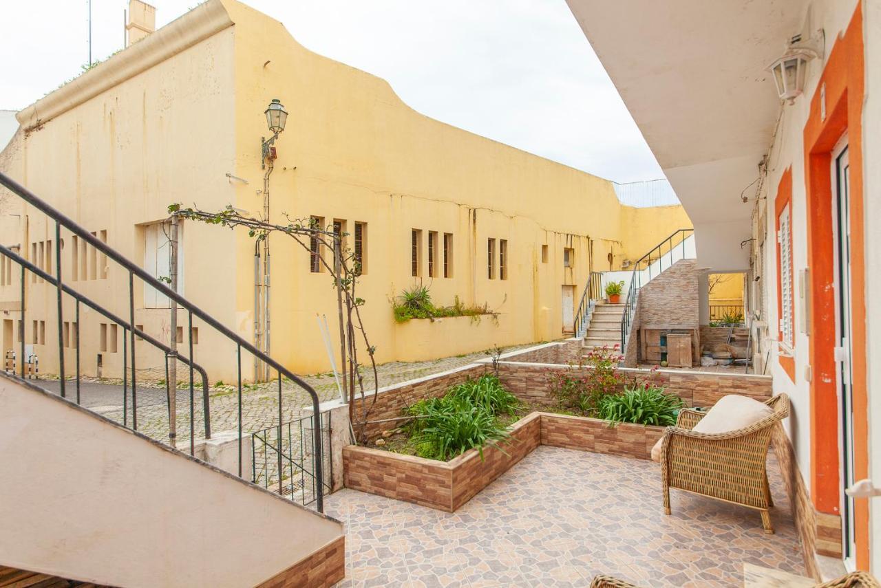B83 - Alleway Gem In Lagos Exterior photo