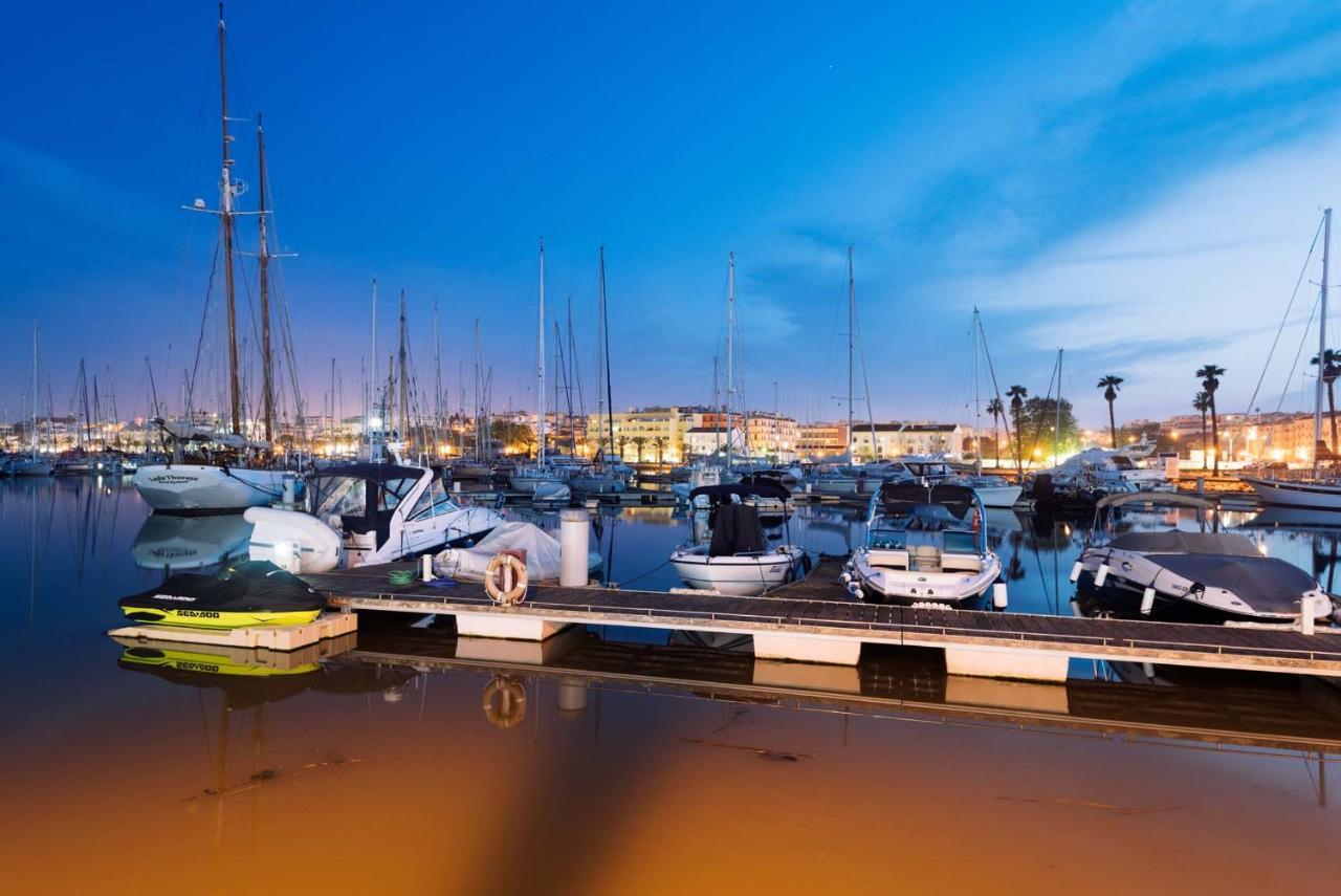 B83 - Alleway Gem In Lagos Exterior photo